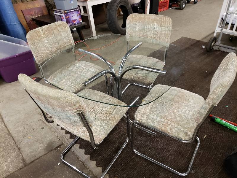 lot 1512 image: Modern Style Chrome and Glass Dining Table and 4 Chairs