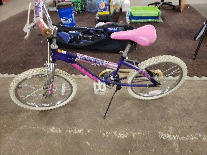 lot 1516 image: Little Girls Magna Bicycle