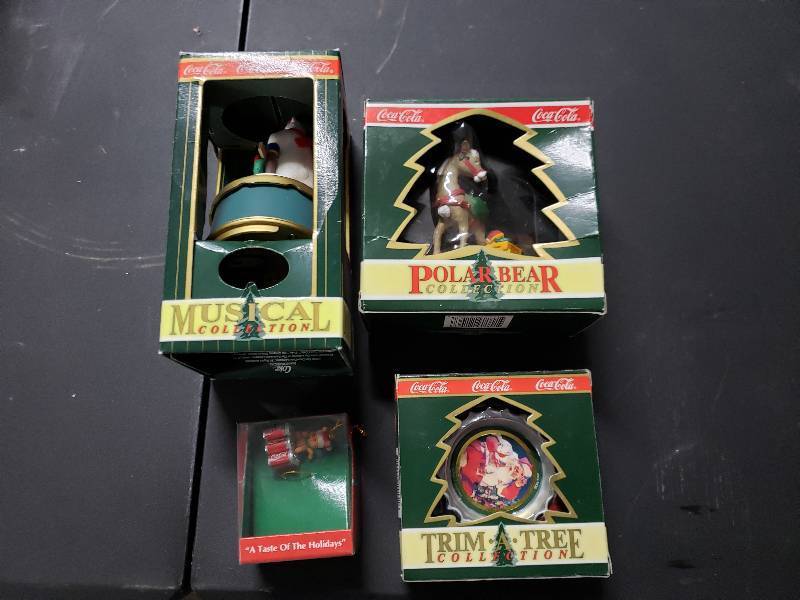 lot 9365 image: Coca Cola Tree Decorations