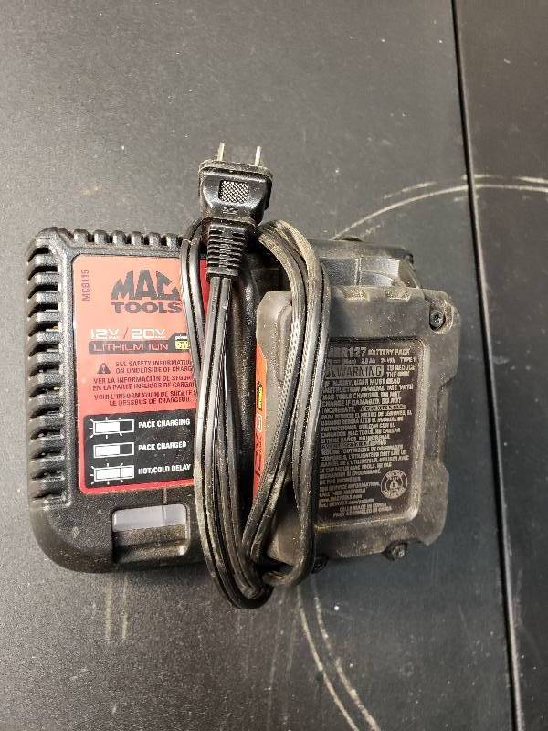 lot 9337 image: MAC Tools Battery and Chager