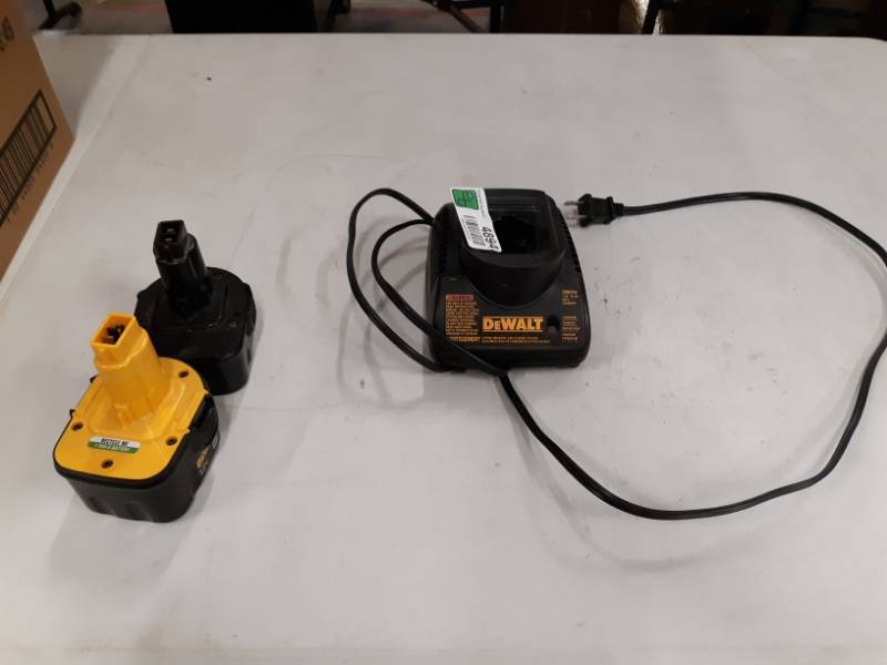 lot 4894 image: DW9118 7.2V - 14.4V 1-Hour Battery Charger  TWO BATTERIES