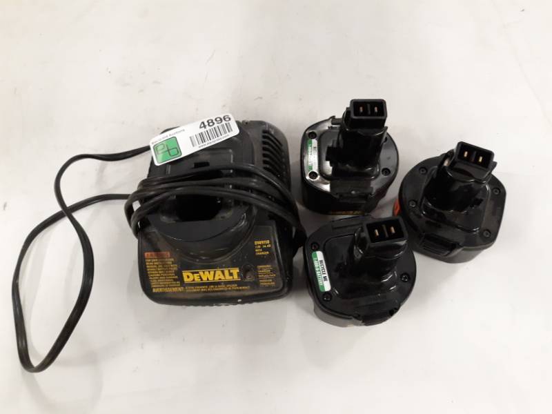 lot 4896 image: DW9118 7.2V - 14.4V 1-Hour Battery Charger  THREE BATTERIES