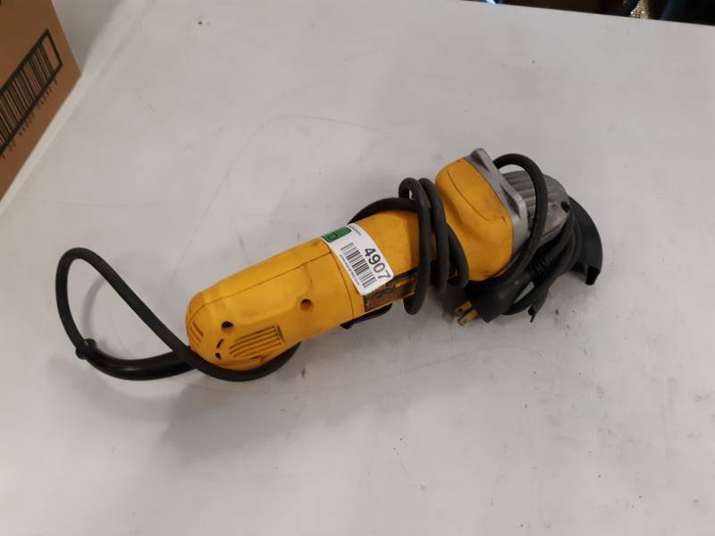 lot 4907 image: D28402 4-12 (115MM) SMALL ANGLE GRINDER