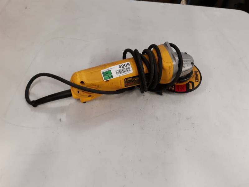 lot 4909 image: D28402 4-12 (115MM) SMALL ANGLE GRINDER