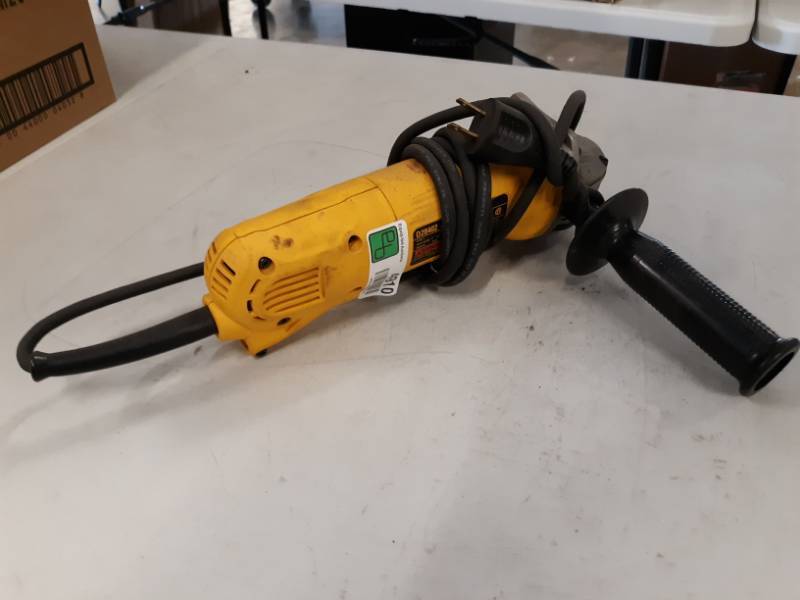 lot 4910 image: D28402 4-12 (115MM) SMALL ANGLE GRINDER