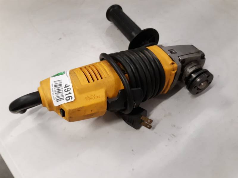 lot 4916 image: DWE402 4-12 (115MM) SMALL ANGLE GRINDER