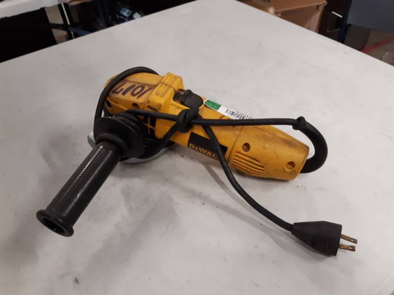 lot 4932 image: DW400 - 4� Type 2 Angle Grinder