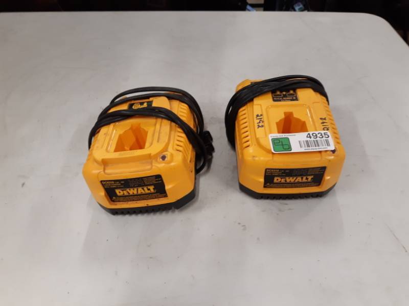 lot 4935 image: SET OF TWO DC9310 7.2V-18V NICDNIMHLI-ION FAST CHARGERS