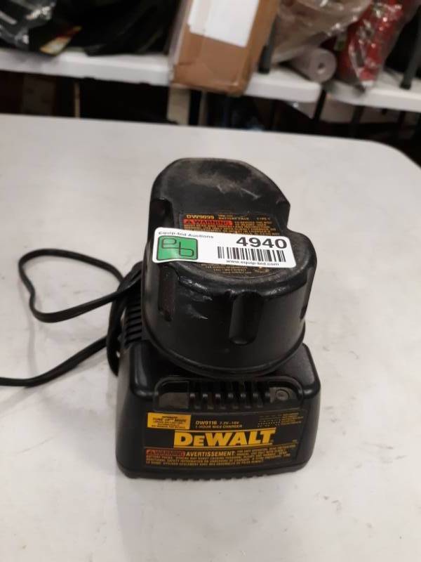 lot 4940 image: DW9116 7.2-Volt to 18-Volt Pod Style 1 Hour Battery Charger  1 BATTERY