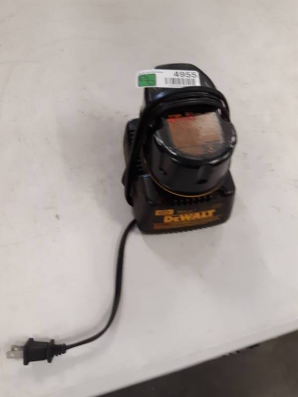 lot 4955 image: DW9116 7.2-Volt to 18-Volt Pod Style 1 Hour Battery Charger  1 BATTERY