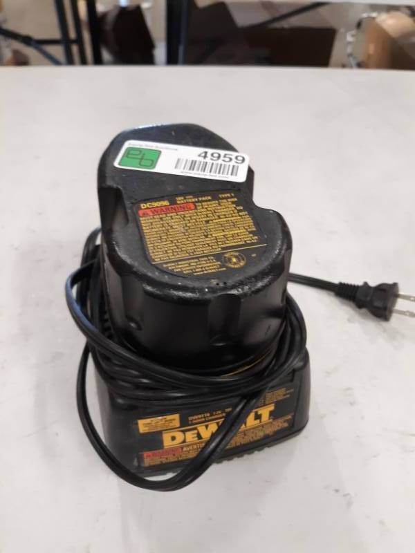 lot 4959 image: DW9116 7.2-Volt to 18-Volt Pod Style 1 Hour Battery Charger  1 BATTERY