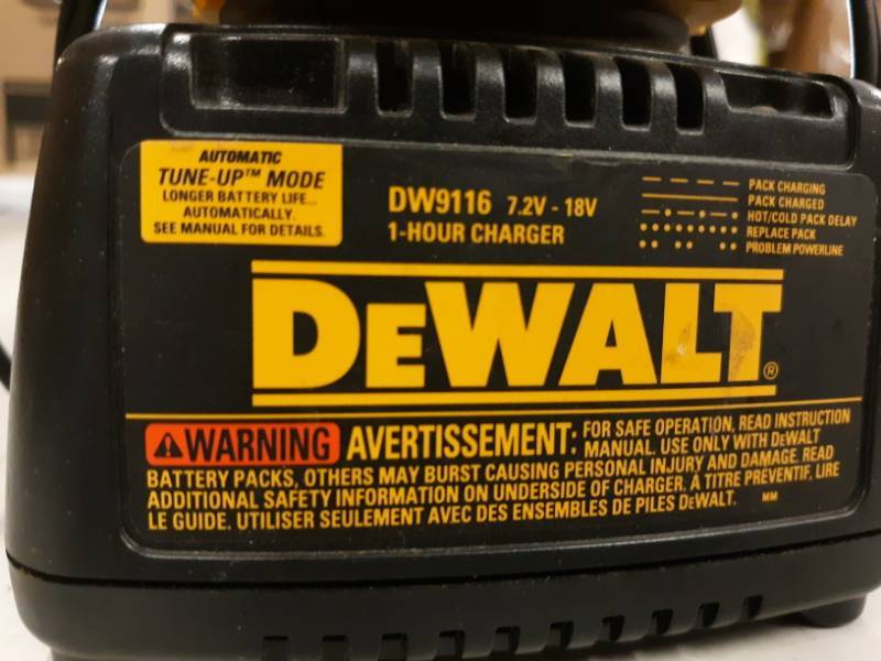 lot 4962 image: DW9116 7.2-Volt to 18-Volt Pod Style 1 Hour Battery Charger  1 BATTERY