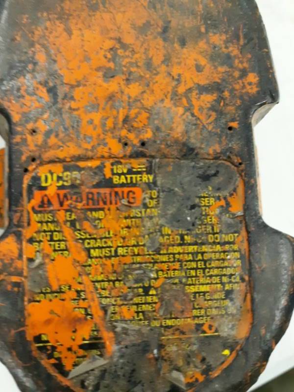 lot 4967 image: DCD760 18V 12 (13MM) CORDLESS COMPACT DRILLDRIVER  A CHARGER W BATTERY