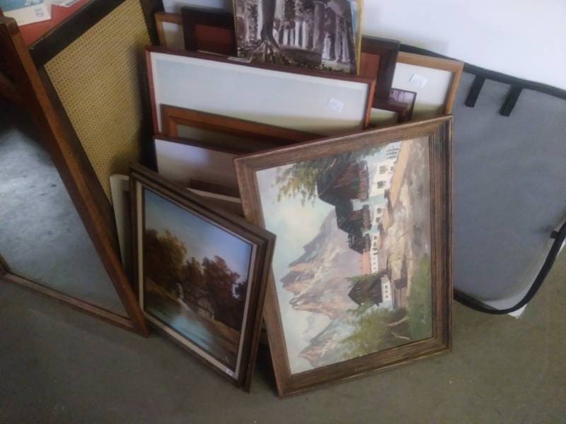 lot 7146 image: Big lot of different size wall pictures.