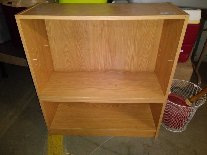 lot 7171 image: Short book shelf.