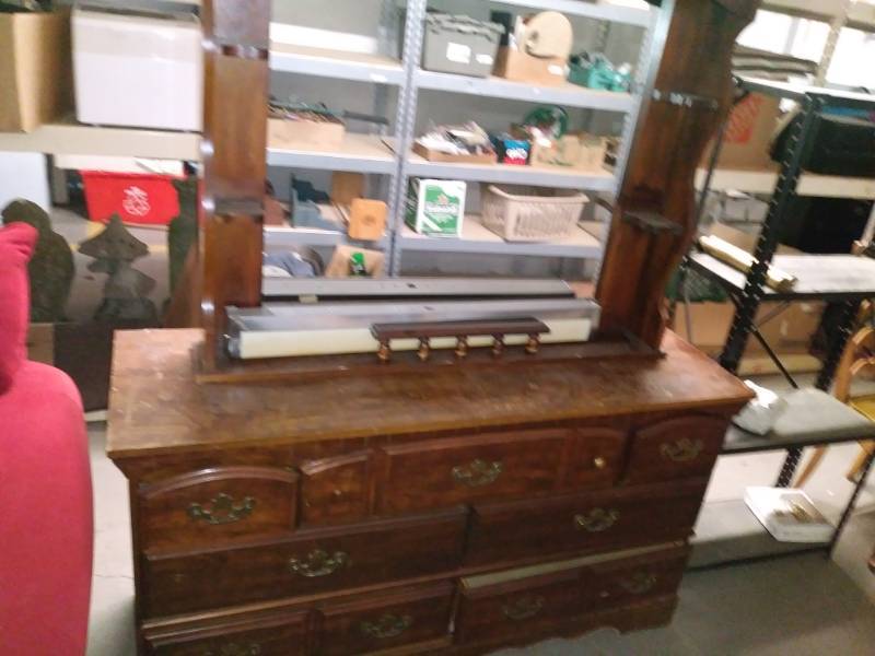 lot 7178 image: Wood dresser with mirror.