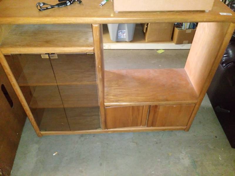 lot 7183 image: Entertainment center.