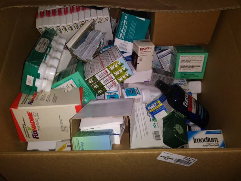 lot 7221 image: Large lot of various medicines.