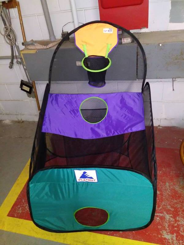 lot 7234 image: Kids basketball return foldable game.