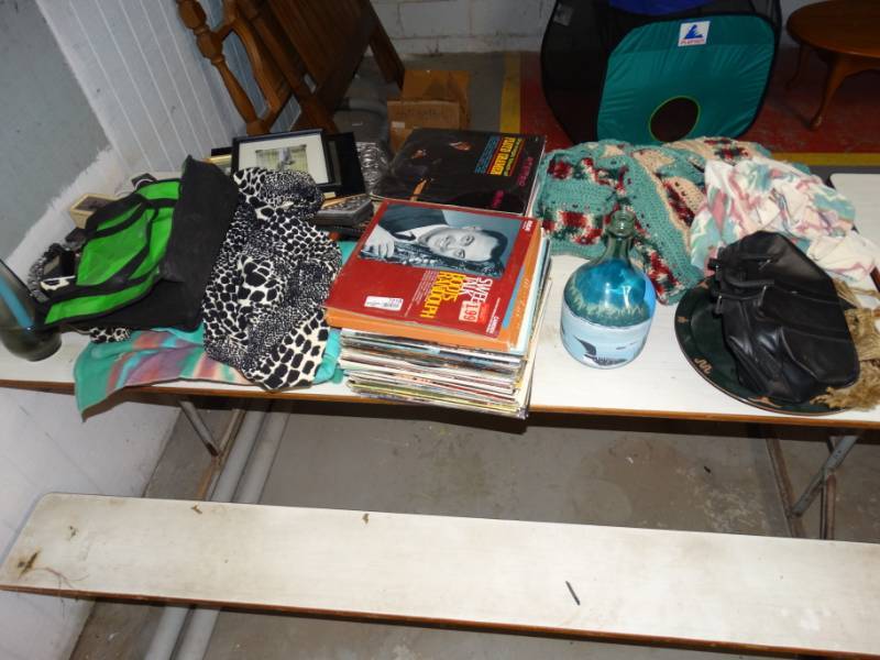 lot 7218 image: Lot with wall pictures, records, home decor and more.