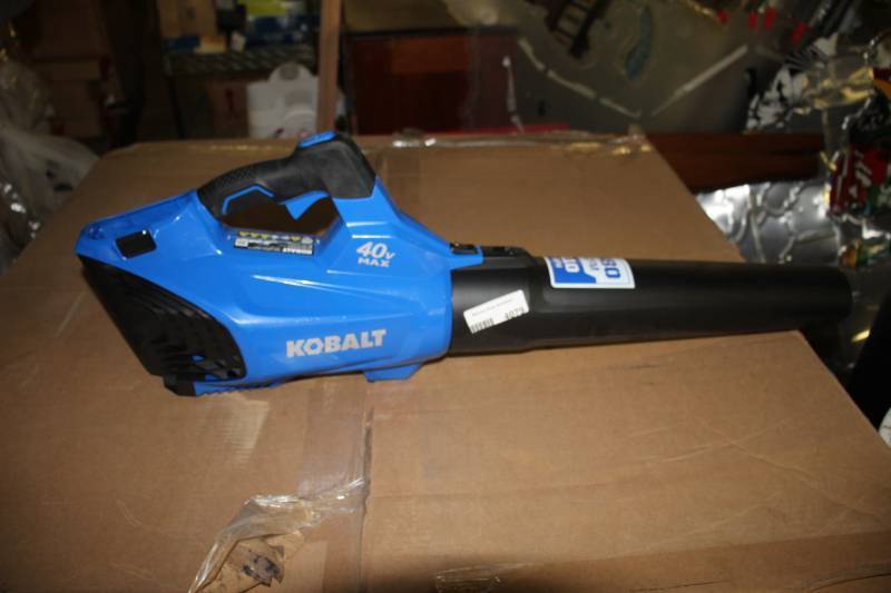 lot 4079 image: Kobalt Cordless Blower