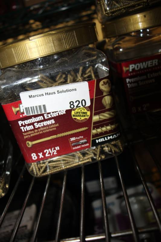 lot 820 image: Power Pro 5lbs of 8 x 2 12  inch Screws