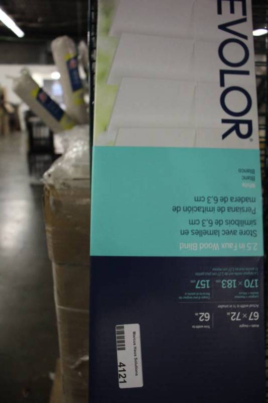 lot 4121 image: Levolor 31 x 72 Blinds - White 67x 72