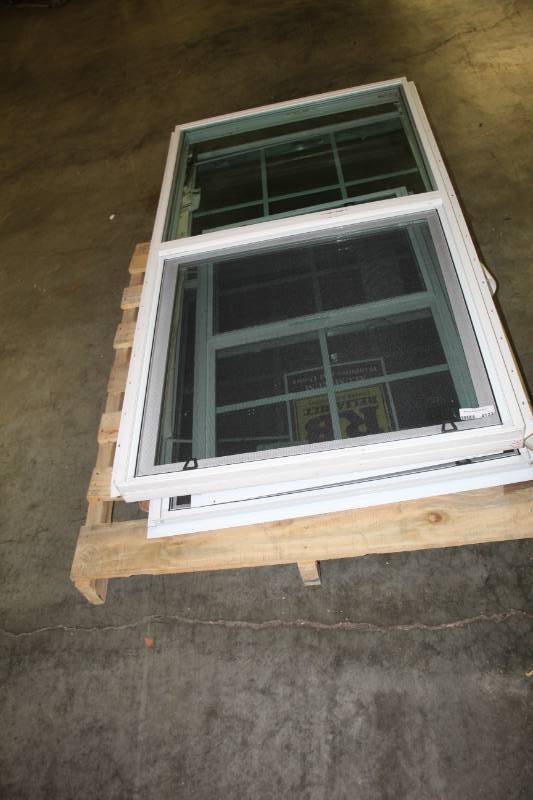 lot 4125 image: 3 window sets