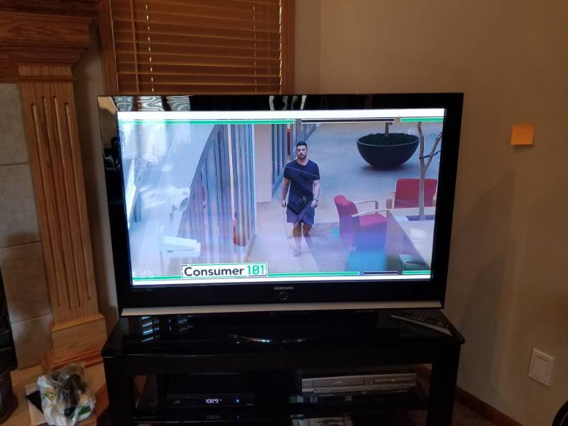 lot 11 image: Samsung Hp-s5053 50 720p Hd Plasma Television w Remote and Stand - Dvd Player and Cable Box Not Included