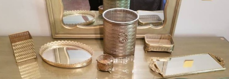 lot 25 image: Gold Dresser Items and Wastebasket