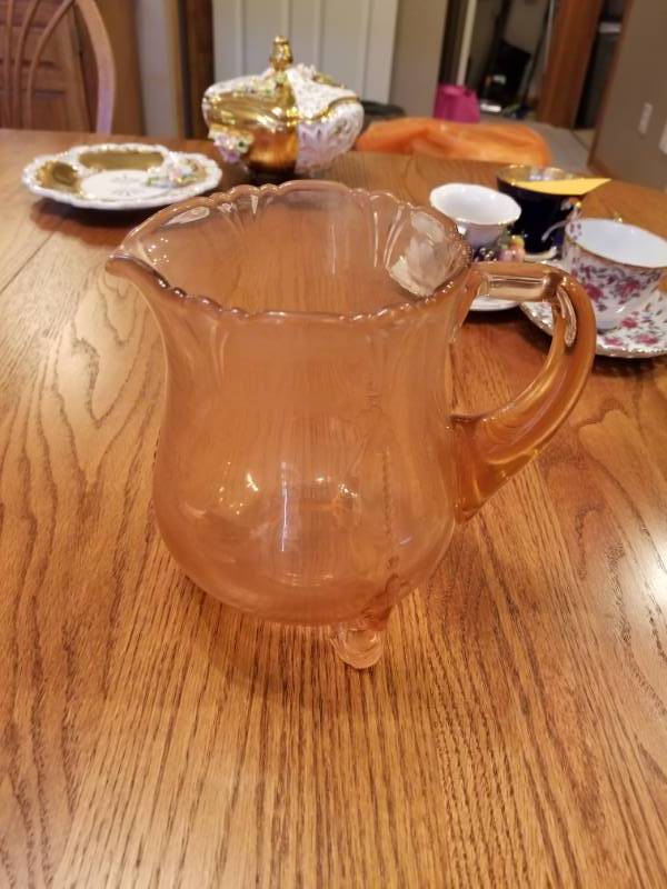 lot 36 image: Vintage Pink Depression Glass Pitcher