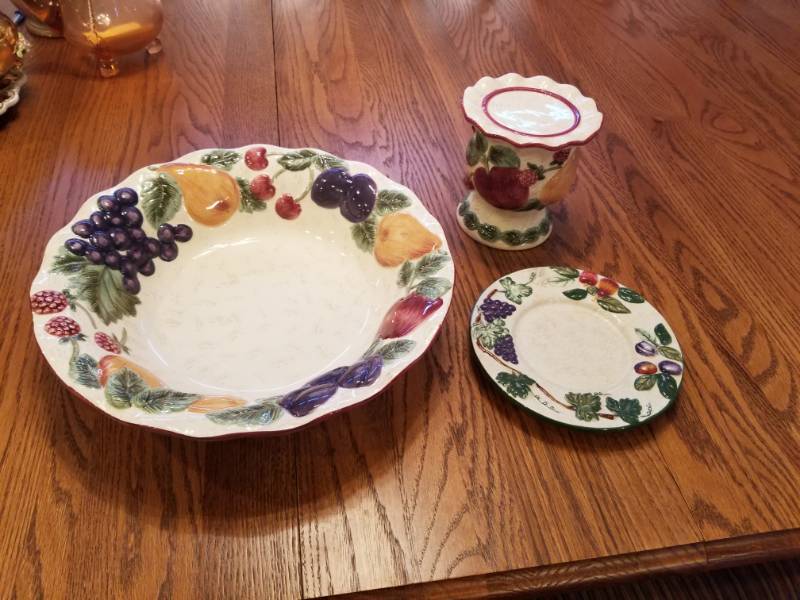 lot 39 image: Napa Valley Noble Excellence Bowl, Plate and Candle Holder