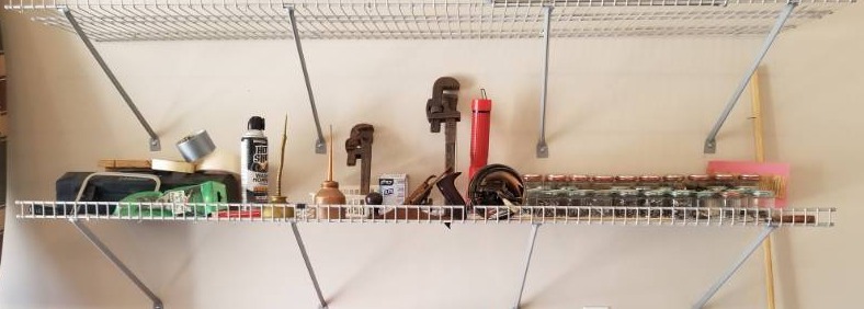 lot 58 image: Contents of Wire Shelf - Jars Full of nuts, bolts�