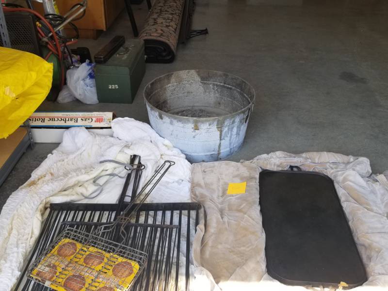 lot 62 image: Galvanized Tub, Iron Griddle, Grill Baskets