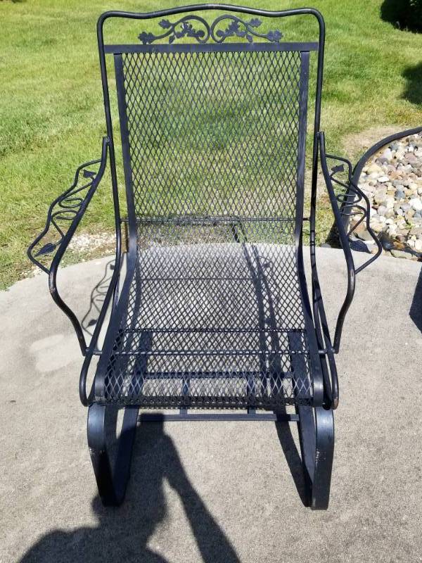 lot 67 image: Black Metal Arm Chair Rocker