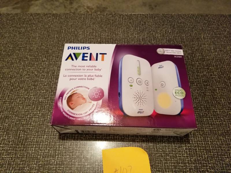 lot 107 image: Philips Avent  Baby Monitor Set