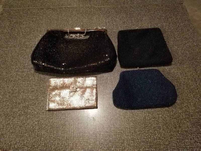 lot 117 image: Set of 4 Vintage Purses  Handbags