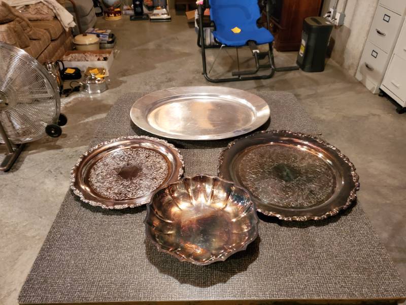 lot 121 image: Lot of 3 Silver Trays and Silver Footed Bowl