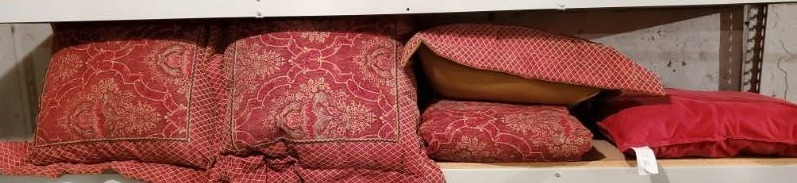 lot 130 image: Lot of Throw Pillows