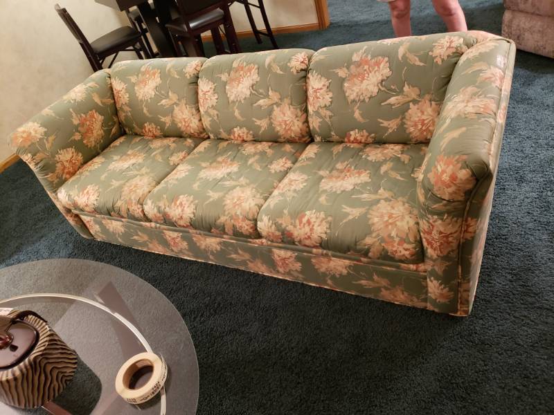 lot 7422 image: Drexel floral design 3 person couch.