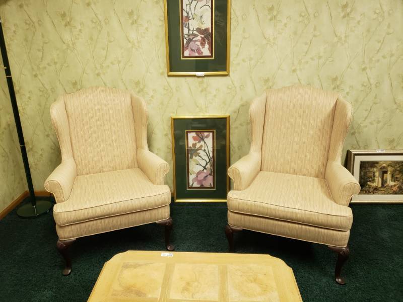 lot 7444 image: 2 Matching woodmark original sitting chairs.