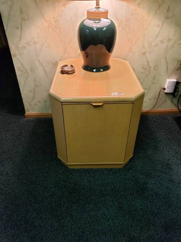 lot 7450 image: Wooden end table with storage.