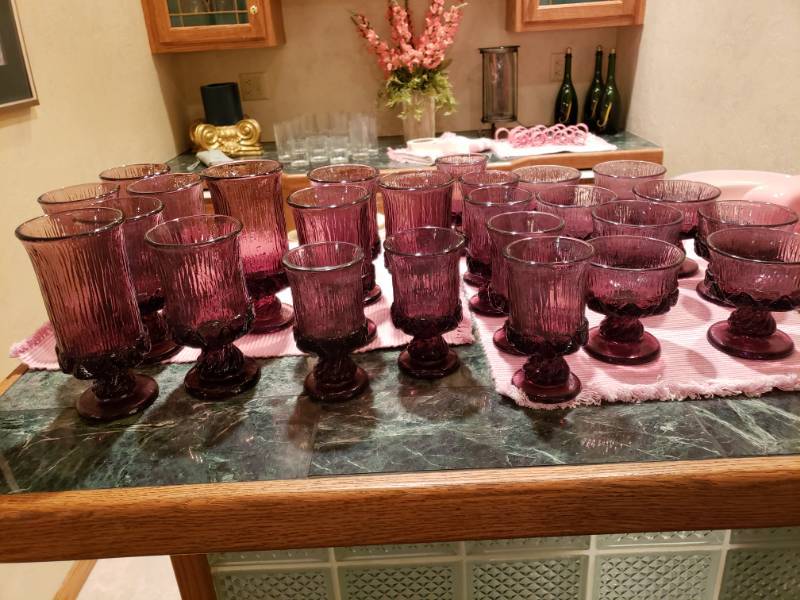 lot 7456 image: 26pc glass cup set.