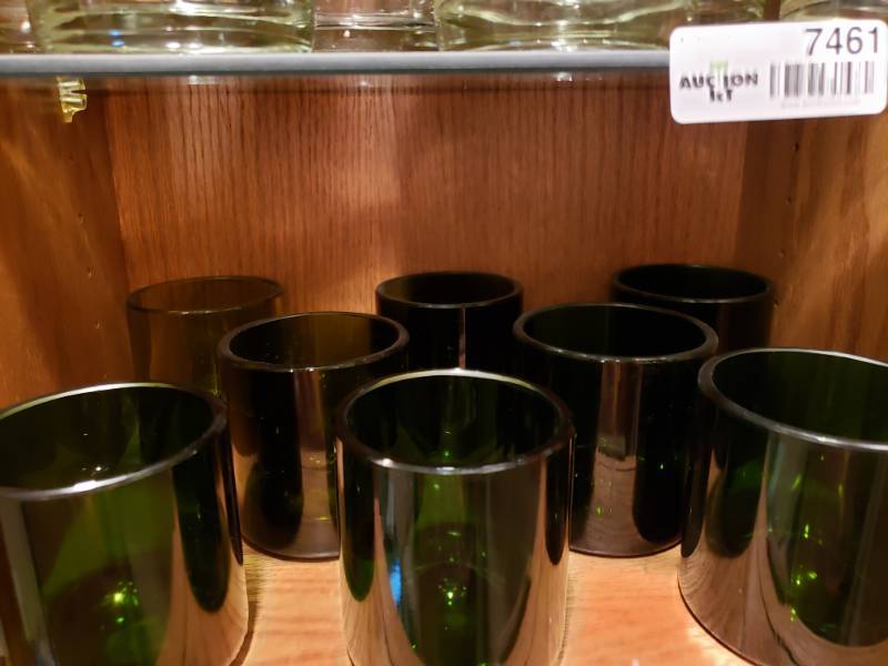 lot 7462 image: 8 matching drinking glasses.