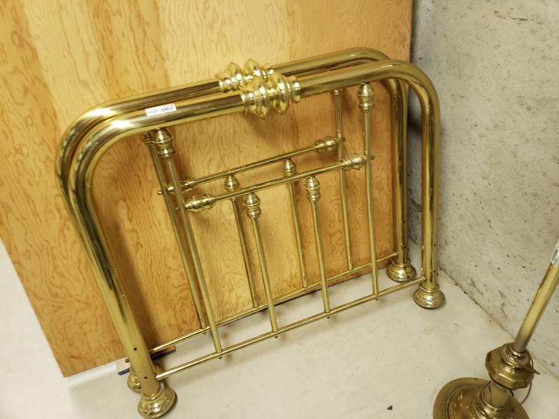 lot 7470 image: Metal head board and foot board.
