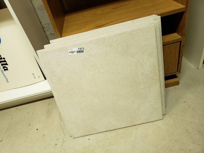 lot 7472 image: Lot of 8 matching tiles.