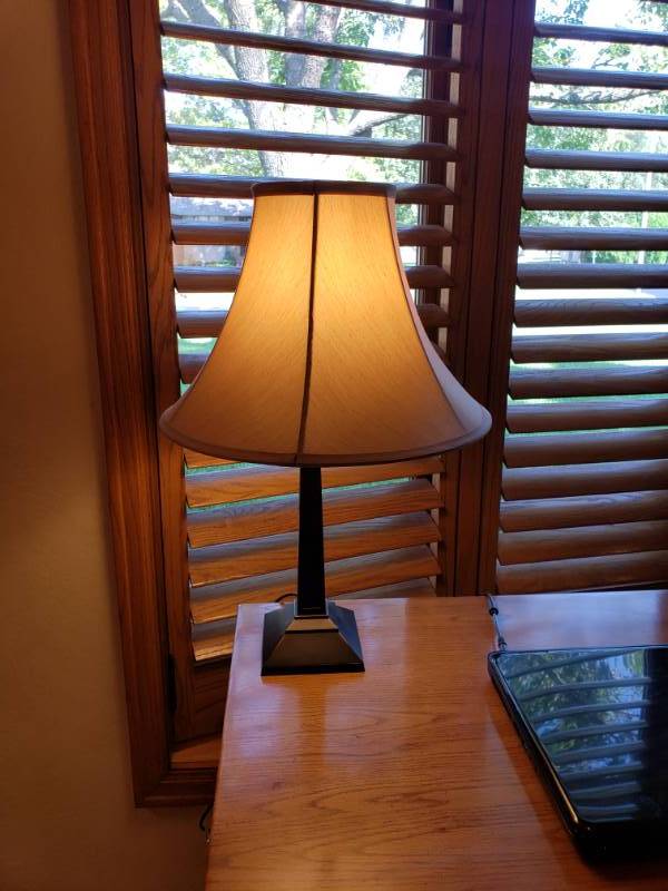 lot 7481 image: Nice desk lamp.