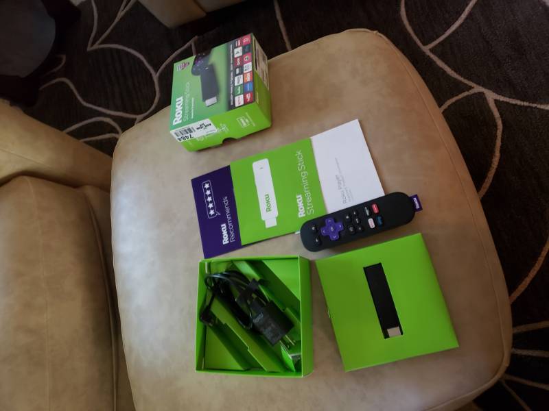 lot 7484 image: Roku Streaming stick.