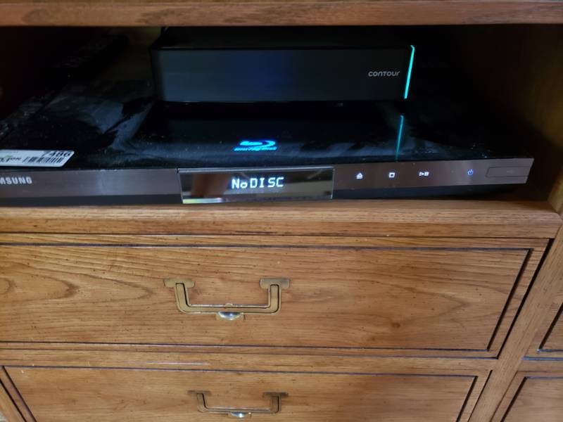 lot 7486 image: Samsung Blu ray player.