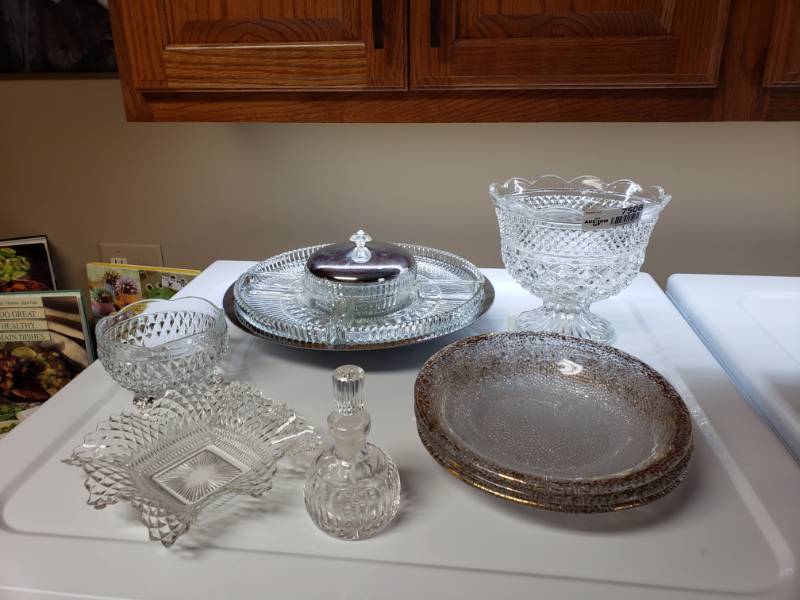 lot 7506 image: Lot of glassware.